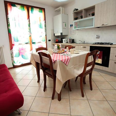Guest House Onde Chiare เรจโจเอมิเลีย ภายนอก รูปภาพ