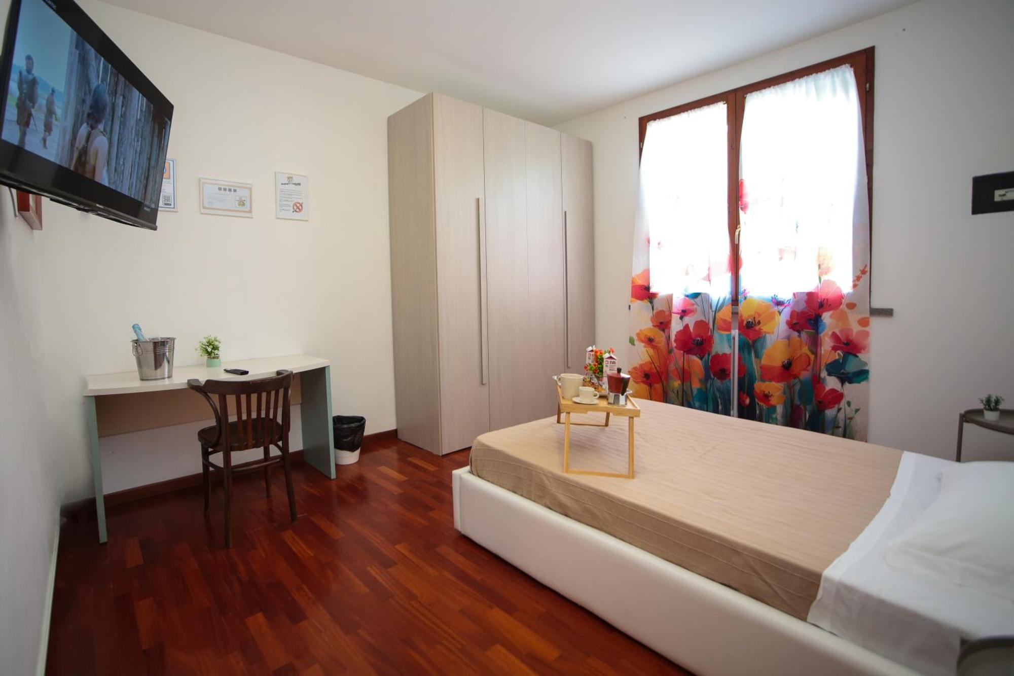 Guest House Onde Chiare เรจโจเอมิเลีย ภายนอก รูปภาพ